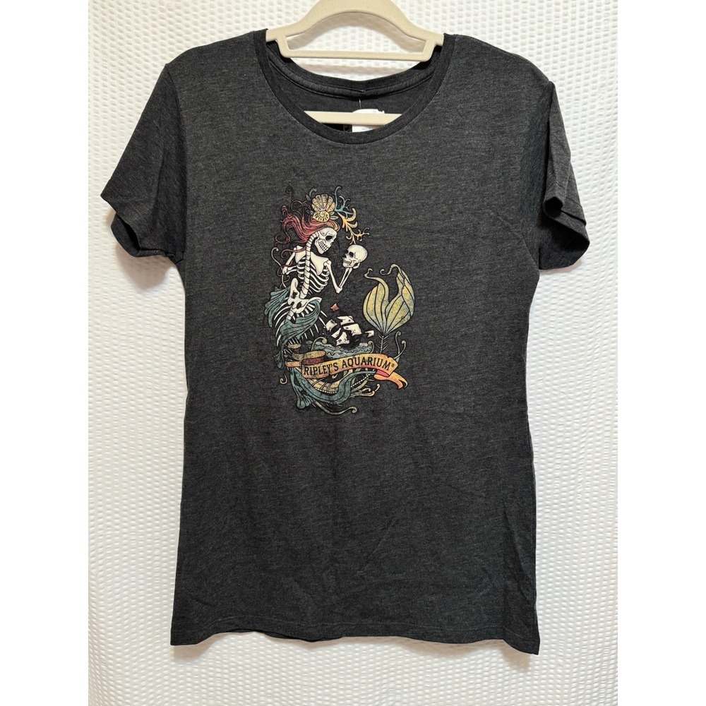 NWT, The Duck Co. Ripley's Aquarium Women's T-Shirt Size Large